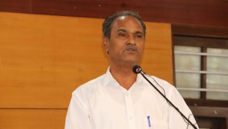 ರೈತರು ಭೂಮಿ ಬಿಟ್ಟು ಬರಲಿ ಎಂದು ಸರ್ಕಾರಗಳು ಬಯಸುತ್ತಿವೆ - ರೈತ ಮುಖಂಡ ಯು. ಬಸವರಾಜ್ Governments want farmers their land - Farmer leader U. Basavaraj