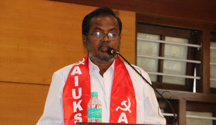 ಪ್ರಾಣ ಒತ್ತೆಯಿಟ್ಟು ರೈತರು, ಭೂಮಿ ಉಳಿಸಬೇಕು,ರೈತ ಮುಖಂಡ, ಡಿ.ಎಚ್‌. ಪೂಜಾರ್, Farmers, should save the land at the risk of their lives -, D.H. Poojar