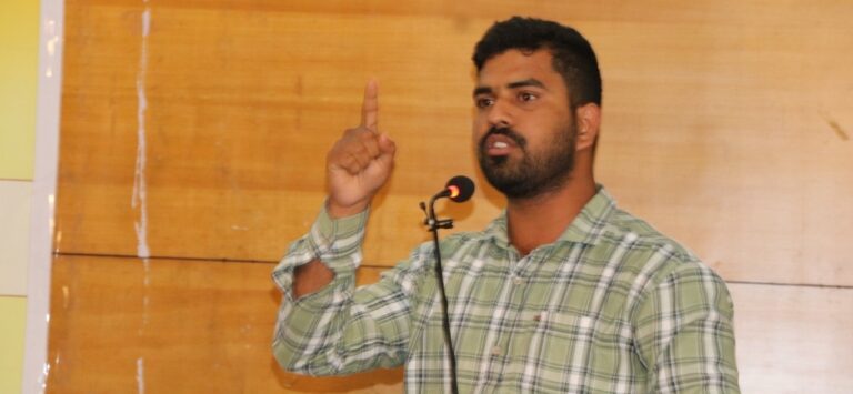 ಸರ್ಕಾರಿ ಶಾಲೆ , ರಾಜ್ಯ ಸರ್ಕಾರ, ಎಸ್‌ಎಫ್‌ಐ, ವಿಜಯ ಕುಮಾರ್, ಆಕ್ರೋಶ, Government school, state government, SFI, Vijay Kumar, outrage,