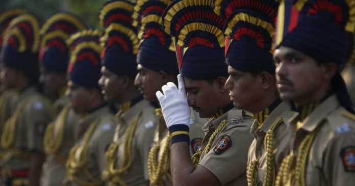 ಮಹಾರಾಷ್ಟ್ರ, ಜಾತಿ ಉದ್ವಿಗ್ನತೆ, ಪೊಲೀಸ್ ಸಮವಸ್ತ್ರ, ಪೂರ್ಣ ಹೆಸರು ಪ್ರದರ್ಶಿಸು, ಸೂಚನೆ, Maharashtra, caste tension, police uniform, display full name,