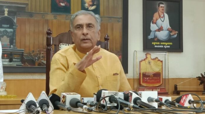 ಸಚಿವ, ಹಕ್ಕುಚ್ಯುತಿ, ಮಂಡಿಸು, ವಿಧಾನ ಪರಿಷತ್ ಸಭಾಪತಿ, ಹೊರಟ್ಟಿ, ಎಚ್ಚರಿಕೆ, ಸಚಿವರ ವಿರುದ್ಧ, Minister, disqualification, table, Speaker of Legislative Council, issue, warning,