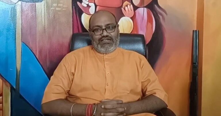 ‘ಹಿಂದೂಗಳು ಶಸ್ತ್ರಾಸ್ತ್ರ ಗುಂಪು ರಚಿಸಬೇಕು..’; ಪ್ರಚೋದನಾತ್ಮಕ ಹೇಳಿಕೆ ಮುಂದುವರಿಸಿದ ವಿವಾದಿತ ಹಿಂದುತ್ವ ನಾಯಕ ನರಸಿಂಹಾನಂದ