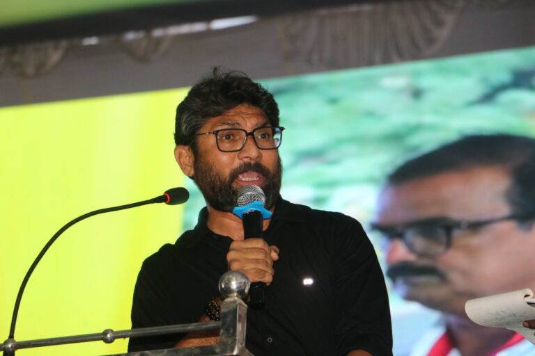 ಸಂವಿಧಾನ ಉಳಿಸುವ ತೀರ್ಮಾನ ಇತಿಹಾಸದ ಸುವರ್ಣಾಕ್ಷರಗಳಲ್ಲಿ ಬರೆಯಲ್ಪಡುತ್ತದೆ: ಜಿಗ್ನೇಶ್ ಮೇವಾನಿ