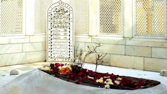 ಔರಂಗಜೇಬ್ ಸಮಾಧಿ, ಬೇಕಾದವರು, ಹೋಗಲಿ,ಆರ್‌ಎಸ್‌ಎಸ್, Aurangzeb's tomb, those who want, let them go, RSS,