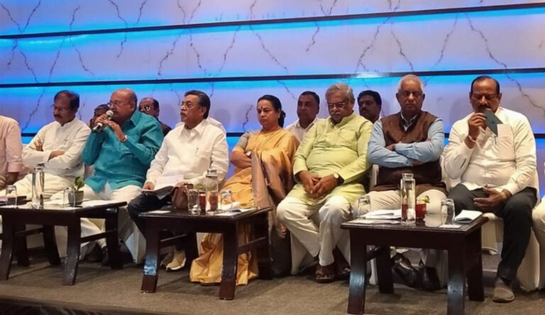 ನಾಳೆ ಜಾತಿ ಗಣತಿ ವರದಿ ಬಹಿರಂಗವಾಗಲಿ: ಕಾಂಗ್ರೆಸ್‌ ಅಹಿಂದ ನಾಯಕರ ಆಗ್ರಹ