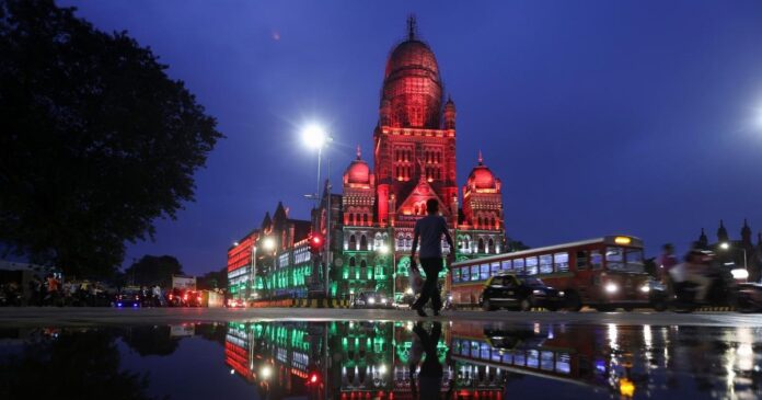 ,ಮುಂಬೈ, ದೇವಾಲಯ ಮುಂಬೈ | ದೇವಾಲಯ ಧ್ವಂಸ, ಜೈನ, ಪ್ರತಿಭಟನೆ,ಪಾಲಿಕೆ ಅಧಿಕಾರಿ, ವರ್ಗಾವಣೆ, Mumbai, temple demolition, Jain, protest, municipal officer, transfer,