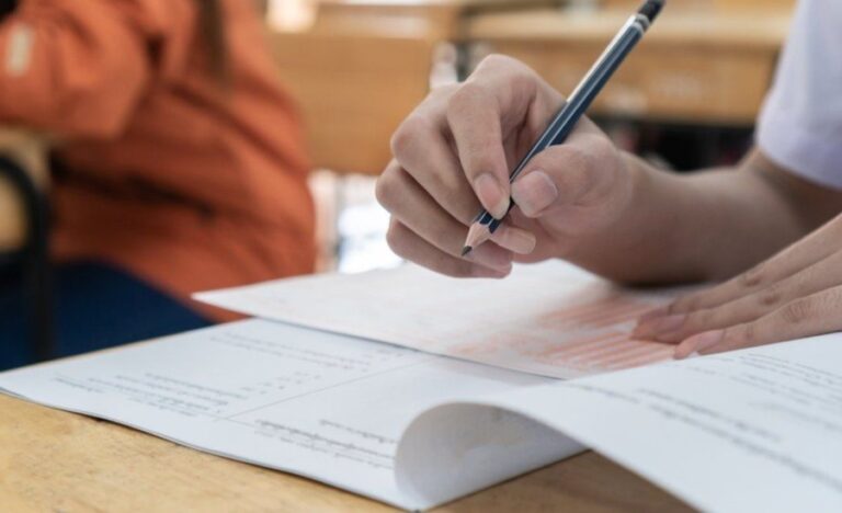 ಪರೀಕ್ಷೆಗೆ ಹಾಜರಾಗುವವರು ತಾಳಿ, ಜನಿವಾರ ತೆಗೆಯಲು ಸೂಚನೆ: ಕೇಂದ್ರ ಸರ್ಕಾರದ ರೈಲ್ವೆ ಮಂಡಳಿ ಮಾರ್ಗಸೂಚಿಗೆ ವಿಎಚ್‌ಪಿ ವಿರೋಧ