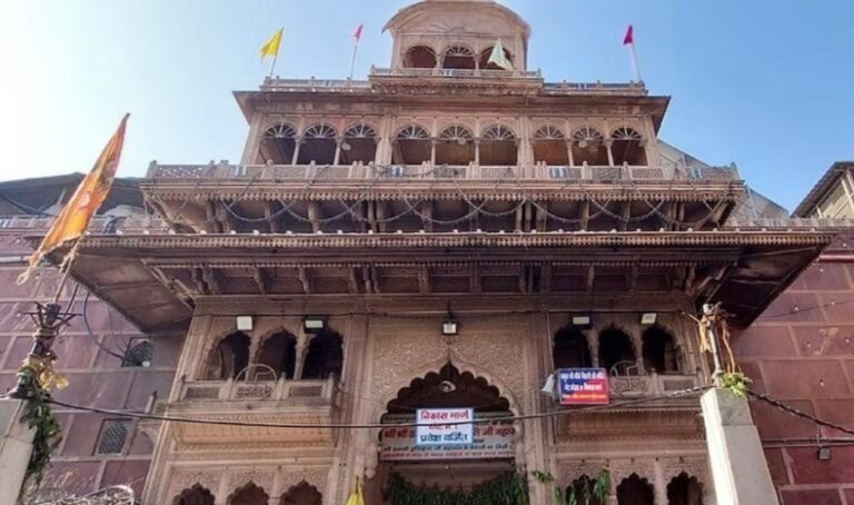 ಉತ್ತರ ಪ್ರದೇಶ | ‘ಮುಸ್ಲಿಂ ಬಹಿಷ್ಕಾರ’ಕ್ಕೆ ಹಿಂದುತ್ವವಾದಿಗಳ ಒತ್ತಡ: ಸಾಧ್ಯವಿಲ್ಲ ಎಂದ ಬಂಕೆ ಬಿಹಾರಿ ದೇವಾಲಯ