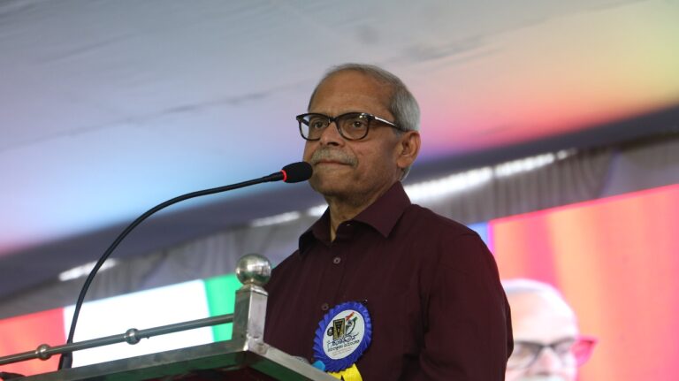 ದೊಡ್ಡಮಟ್ಟದ ಸೈನ್ಯ ಸಂವಿಧಾನ ರಕ್ಷಣೆಗೆ ನಿಂತಿರುವುದನ್ನು ಇಂದು ಕಾಣುತ್ತಿದ್ದೇನೆ: ಪರಕಾಲ ಪ್ರಭಾಕರ್