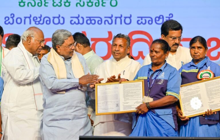 ಬಿಬಿಎಂಪಿಯ 12,692 ಪೌರ ಕಾರ್ಮಿಕರ ನೌಕರಿ ಕಾಯಂ: ಡಿ ದರ್ಜೆ ಸವಲತ್ತು ಕಲ್ಪಿಸಿದ ಸರ್ಕಾರ