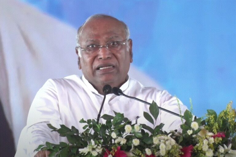 ‘ಪಹಲ್ಗಾಮ್‌ ದಾಳಿಗೆ 3 ದಿನ ಮೊದಲೇ ಮೋದಿಗೆ ಮಾಹಿತಿ ಇತ್ತು, ಹಾಗಾಗಿ ಕಾಶ್ಮೀರ ಭೇಟಿ ರದ್ದುಗೊಳಿಸಿದ್ದರು’: ಮಲ್ಲಿಕಾರ್ಜುನ ಖರ್ಗೆ