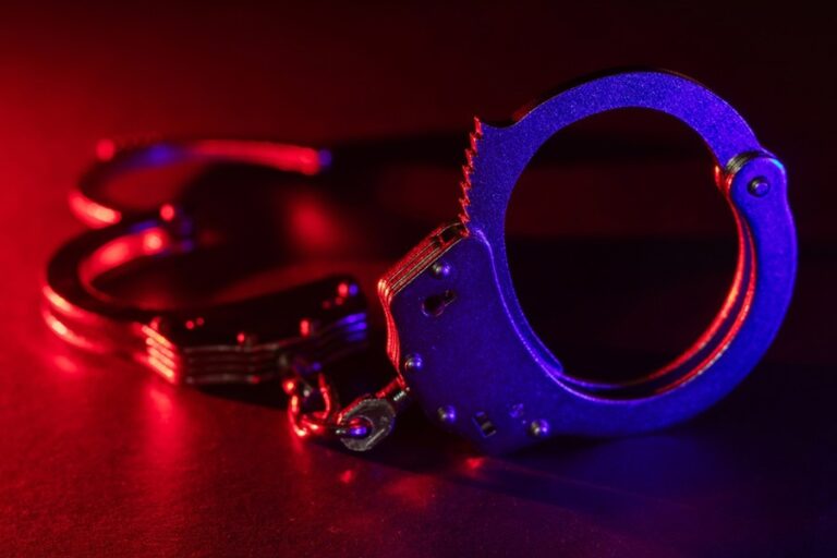 ಕೋಲ್ಕತ್ತಾ | ಚಲಿಸುವ ಟ್ಯಾಕ್ಸಿಯಲ್ಲಿ ನಡೆದ 2 ಕೋಟಿ ರೂ. ದರೋಡೆ ಪ್ರಕರಣ; ಪೊಲೀಸ್ ಅಧಿಕಾರಿ ಬಂಧನ, Kolkata | Rs 2 crore robbery in a moving taxi