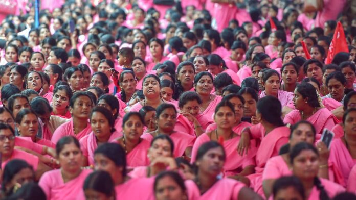 ರಾಜ್ಯದ 15 ಸಾವಿರಕ್ಕೂ ಹೆಚ್ಚು ಆಶಾ ಕಾರ್ಯಕರ್ತರಿಗೆ ಮಾಸಿಕ 1,000 ರೂ. ಪ್ರೋತ್ಸಾಹ ಧನ , Monthly incentive of Rs. 1,000 for more than 15,000 ASHA workers in the state, ಆಶಾ ಕಾರ್ಯಕರ್ತರು, ಮಾಸಿಕ, ಪ್ರೋತ್ಸಾಹ ಧನ , Monthly incentive, ASHA worker,