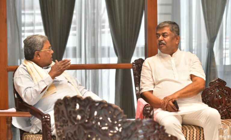 ಬಿ.ಕೆ ಹರಿಪ್ರಸಾದ್ ಮನೆಗೆ ಸಿಎಂ ಸಿದ್ದರಾಮಯ್ಯ ಭೇಟಿ: ಕರಾವಳಿಯ ಪರಿಸ್ಥಿತಿಗಳ ಬಗ್ಗೆ ಚರ್ಚೆ