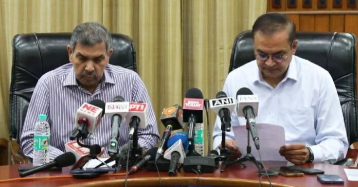 ಮಣಿಪುರ | ಬಸ್‌ನಿಂದ 'ರಾಜ್ಯ ಸಾರಿಗೆ' ಫಲಕ ಮರೆಮಾಚಲು ಯಾವುದೇ ಆದೇಶ ಹೊರಡಿಸಿಲ್ಲ ಎಂದ ಮುಖ್ಯ ಕಾರ್ಯದರ್ಶಿ Manipur | No order issued to hide 'State Transport' signboard on buses, says Chief Secretary, ಮಣಿಪುರ, ಬಸ್ಸು, ರಾಜ್ಯ ಸಾರಿಗೆ, ಫಲಕ, ಆದೇಶ, ಮುಖ್ಯ ಕಾರ್ಯದರ್ಶಿ, Manipur, bus, state transport, board, order, chief secretary,