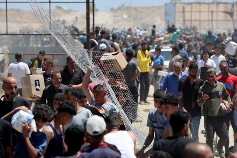 ಪ್ಯಾಲೆಸ್ತೀನಿಯನ್ನರ ನೆರವು ವಿತರಣಾ ಸ್ಥಳದ ಮೇಲೆ ಇಸ್ರೇಲ್ ದಾಳಿ; ಕನಿಷ್ಠ 30 ಜನ ಸಾವು