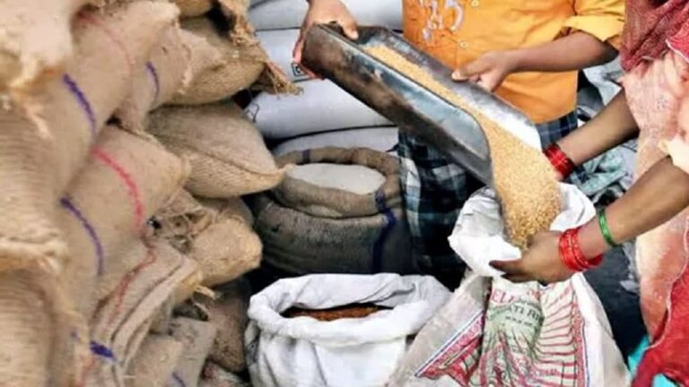 ಗುಜರಾತ್‌ | ಇ-ಕೆವೈಸಿ ಲೋಪ; ಪಡಿತರವಿಲ್ಲದೆ ಬಳಲುತ್ತಿರುವ 10 ಲಕ್ಷ ಜನರು Gujarat | E-KYC lapse; 10 lakh people suffering without ration, ಗುಜರಾತ್‌, ಇ-ಕೆವೈಸಿ, ಲೋಪ, ಪಡಿತರ, ಬಳಲು, 10 ಲಕ್ಷ, ಜನರು, Gujarat, e-KYC, lacuna, ration, suffering, 10 lakh, people,