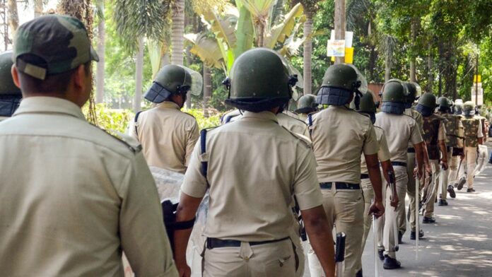 ಚಿಕ್ಕಮಗಳೂರು | ನಾಲ್ವರು ದುಷ್ಕರ್ಮಿಗಳು ಜಿಲ್ಲೆಯಿಂದ ಗಡಿಪಾರು Chikkamagaluru | Four criminals deported from the district, ಚಿಕ್ಕಮಗಳೂರು, ದುಷ್ಕರ್ಮಿ, ಜಿಲ್ಲೆ, ಗಡಿಪಾರು, Chikkamagaluru, criminal, district, exile,