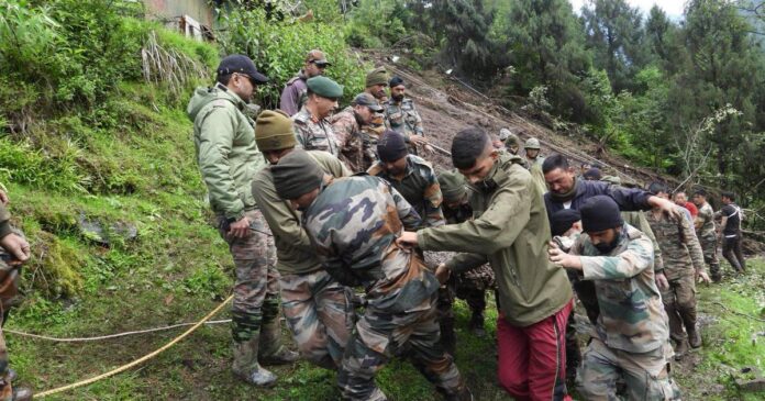 ಸಿಕ್ಕಿಂ | ಸೇನಾ ಶಿಬಿರದಲ್ಲಿ ಭೂಕುಸಿತ, ಮೂವರು ಸೈನಿಕರು ಸಾವು, 6 ಮಂದಿ ನಾಪತ್ತೆ Sikkim | Landslide at army camp, three soldiers dead, 6 missing, ಸಿಕ್ಕಿಂ, ಸೇನಾ ಶಿಬಿರ, ಭೂಕುಸಿತ, ಸೈನಿಕ, ಸಾವು, ನಾಪತ್ತೆ, Sikkim, army camp, landslide, soldier, death, missing,