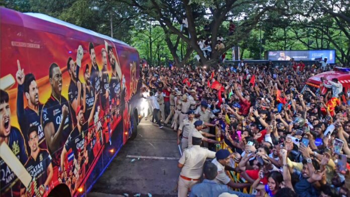 ಬೆಂಗಳೂರು ಕಾಲ್ತುಳಿತ | ಆರ್‌ಸಿಬಿ ಮಾರ್ಕೆಟಿಂಗ್ ಮ್ಯಾನೇಜರ್ ಸೇರಿದಂತೆ ನಾಲ್ವರ ಬಂಧನ Bengaluru stampede | Four arrested, including RCB marketing manager, ಬೆಂಗಳೂರು ಕಾಲ್ತುಳಿತ, ಆರ್‌ಸಿಬಿ, ಮಾರ್ಕೆಟಿಂಗ್ ಮ್ಯಾನೇಜರ್, ಬಂಧನ, Bengaluru stampede, RCB, marketing manager, arrest,