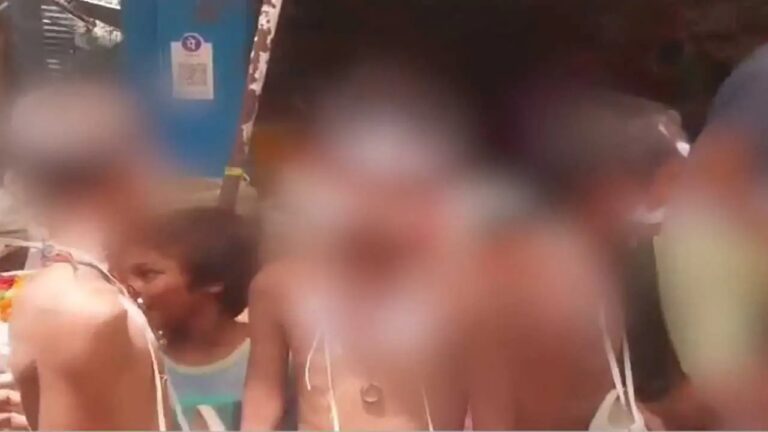 ಒಂದೇ ಒಂದು ಚಾಕೊಲೇಟ್ ಕದ್ದ ಆರೋಪ: ಐವರು ಬಾಲಕರ ಬೆತ್ತಲೆ ಮೆರವಣಿಗೆ!