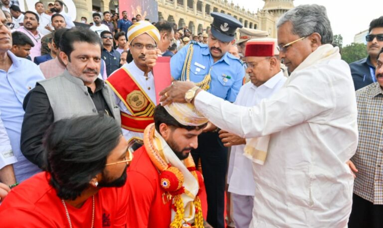 ವಿಧಾನಸೌಧ ಮುಂಭಾಗ ಆರ್‌ಸಿಬಿ ತಂಡಕ್ಕೆ ಸನ್ಮಾನ: ಅಪಾಯದ ಮುನ್ನೆಚ್ಚರಿಕೆ ನೀಡಿತ್ತು ಪೊಲೀಸ್ ಇಲಾಖೆ; ವರದಿ