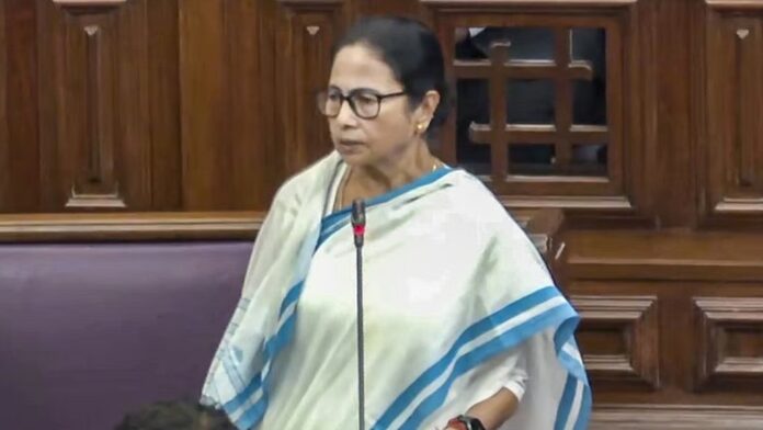 ಬಂಗಾಳಿ ಭಾಷಿಕರನ್ನು ಬಾಂಗ್ಲಾದೇಶಿಗಳು ಎಂದು ಬಿಜೆಪಿ ಹಣೆಪಟ್ಟಿ ಕಟ್ಟುತ್ತಿದೆ: ಸಿಎಂ ಮಮತಾ BJP is labelling Bengali speakers as Bangladeshis: CM Mamata, ಬಂಗಾಳಿ ಭಾಷಿಕ, ಬಾಂಗ್ಲಾದೇಶಿ, ಬಿಜೆಪಿ, ಹಣೆಪಟ್ಟಿ ಕಟ್ಟು, ಸಿಎಂ ಮಮತಾ, Bengali speaking, Bangladeshi, BJP, labeling, CM Mamata,