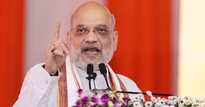 ಭಾರತದಲ್ಲಿ ಇಂಗ್ಲಿಷ್ ಮಾತನಾಡುವವರು ಶೀಘ್ರದಲ್ಲೇ ನಾಚಿಕೆಪಡಲಿದ್ದಾರೆ: ಅಮಿತ್ ಶಾ English speakers in India will soon be ashamed: Amit Shah, ಭಾರತ, ಇಂಗ್ಲಿಷ್ ಮಾತನಾಡು, ಶೀಘ್ರ, ನಾಚಿಕೆ, ಅಮಿತ್ ಶಾ, India, speak English, fast, shy, Amit Shah,