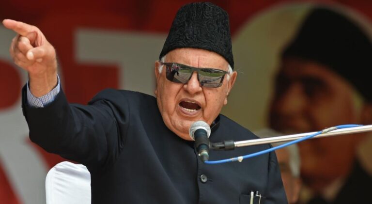 ಜಮ್ಮು ಕಾಶ್ಮೀರಕ್ಕೆ ರಾಜ್ಯದ ಸ್ಥಾನಮಾನ ನೀಡುವುದು ವಿಳಂಬವಾದರೆ ಸುಪ್ರೀಂ ಮೆಟ್ಟಿಲೇರುತ್ತೇವೆ: ಫಾರೂಕ್ ಅಬ್ದುಲ್ಲಾ