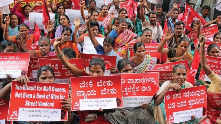 'ಬ್ರಾಂಡ್ ಬೆಂಗಳೂರಿನಲ್ಲಿ ಬಡವರಿಗೆ ಜಾಗವಿಲ್ಲವೆ' | ಬೀದಿ ಬದಿ ವ್ಯಾಪಾರಿಗಳಿಂದ ಫ್ರೀಡಂ ಪಾರ್ಕ್‌ನಲ್ಲಿ ಮಂಗಳವಾರ ಪ್ರತಿಭಟನೆ 'There is no place for the poor in Brand Bengaluru' | Street vendors protest at Freedom Park on Tuesday, ಬ್ರಾಂಡ್ ಬೆಂಗಳೂರು, ಬಡವರಿಗೆ ಜಾಗವಿಲ್ಲವೆ, ಬೀದಿ ಬದಿ ವ್ಯಾಪಾರಿ, ಫ್ರೀಡಂ ಪಾರ್ಕ್‌, ಪ್ರತಿಭಟನೆ, Brand Bangalore, No space for the poor, Street vendors, Freedom Park, Protest,
