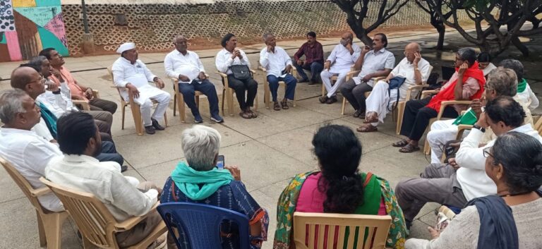 ಜು.2ಕ್ಕೆ ನಾಡಕಚೇರಿ ಎದುರು ದೇವನಹಳ್ಳಿ ರೈತರ ಉಪವಾಸ: ಬೆಂಗಳೂರಿನಲ್ಲಿ ಪ್ರಕಾಶ್ ರಾಜ್ ಬೆಂಬಲಿಸಿ ಉಪವಾಸ – ವಿಡಿಯೋ