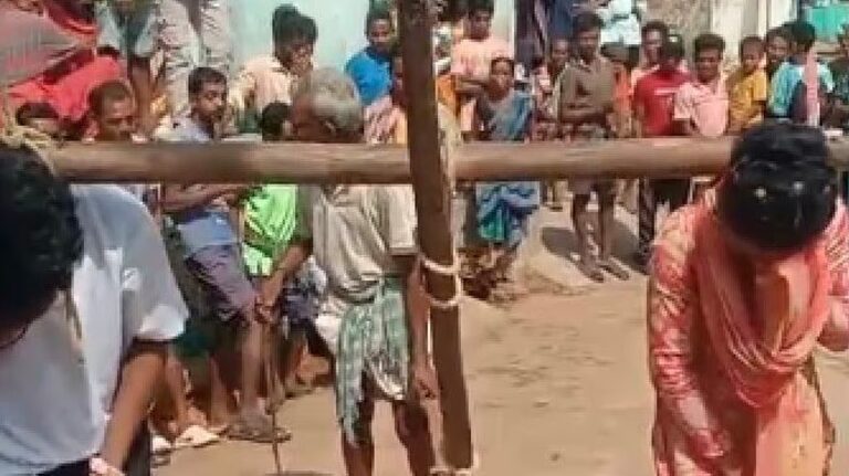 ಪ್ರೀತಿಸಿ ಮದುವೆ: ಮತ್ತೊಂದು ಜೋಡಿಗೆ ನೇಗಿಲು ಕಟ್ಟಿ ಹೊಲ ಉಳುಮೆ ಮಾಡಿದ ಗ್ರಾಮಸ್ಥರು