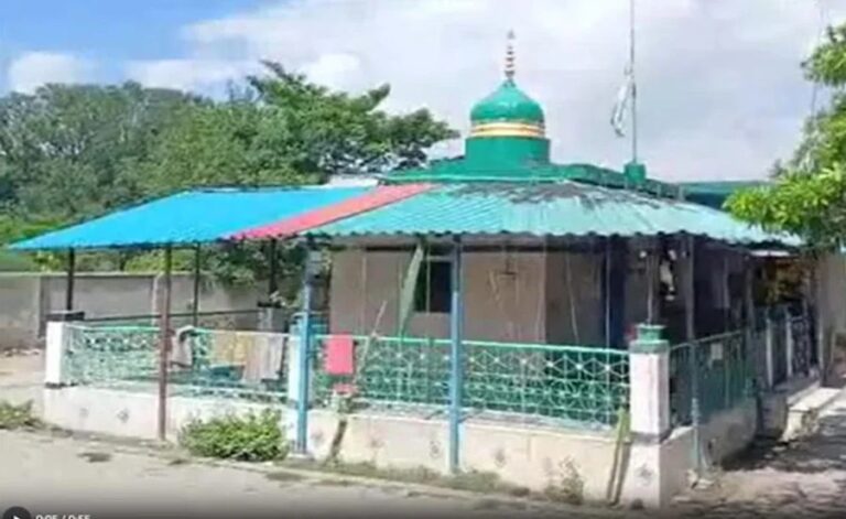 ಬಿಜೆಪಿ ನಾಯಕನ ದೂರಿನಿಂದ 150 ವರ್ಷ ಹಳೆಯ ದರ್ಗಾ ನೆಲಸಮ: ಭಾರೀ ಕೋಲಾಹಲಕ್ಕೆ ಕಾರಣ