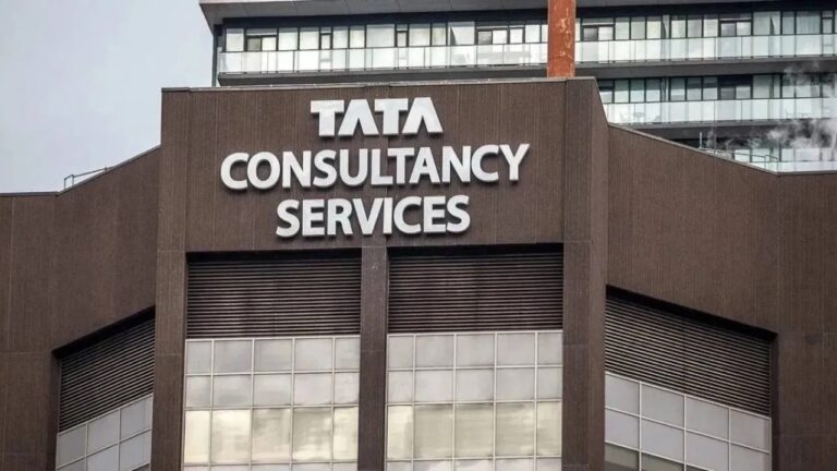 12 ಸಾವಿರ ಉದ್ಯೋಗಿಗಳನ್ನು ವಜಾಗೊಳಿಸಲು ಮುಂದಾದ ಟಿಸಿಎಸ್: ವರದಿ