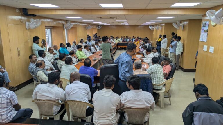 ಶಾಸಕರ ಭವನದಲ್ಲಿ ನಡೆದ ಸಭೆ: ಅಲೆಮಾರಿ ಸಮುದಾಯಗಳಿಗೆ ಪ್ರತ್ಯೇಕ ಮೀಸಲಾತಿಗಾಗಿ ಸಾಹಿತಿಗಳು, ಚಿಂತಕರಿಂದ ಆಗ್ರಹ