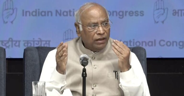 ಸಂಸತ್ತಿನಲ್ಲಿ ವಿಪಕ್ಷಗಳ ಪ್ರತಿಭಟನೆ ತಡೆಯಲು ಸಿಐಎಸ್ಎಫ್ ನಿಯೋಜನೆ: ಇದು ಪ್ರಜಾಪ್ರಭುತ್ವದ ಮೇಲಿನ ದಾಳಿ ಎಂದ ಖರ್ಗೆ