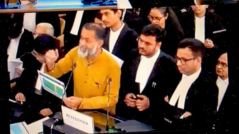 ಬಿಹಾರ| ಕರಡು ಮತದಾರರ ಪಟ್ಟಿಯಲ್ಲಿ ‘ಸತ್ತವರು’ ಜೀವಂತ: ಯೋಗೇಂದ್ರ ಯಾದವ್ ಪ್ರತ್ಯಕ್ಷ ಸಾಕ್ಷಿಗಳೊಂದಿಗೆ ಸುಪ್ರೀಂ ಕೋರ್ಟ್‌ಗೆ