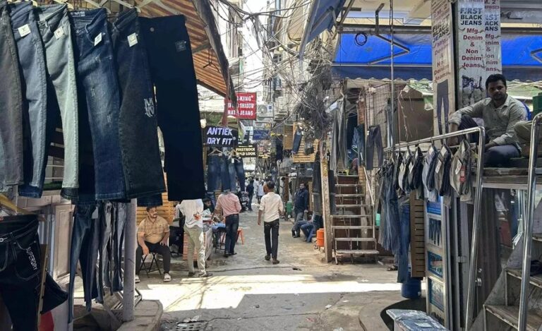 ‘ಜೀನ್ಸ್ ಜಿಹಾದ್’ ಸುಳ್ಳು ವದಂತಿ: ಮುಸ್ಲಿಂ ಕಾರ್ಮಿಕರ ಬದುಕು ಬರ್ಬಾದ್