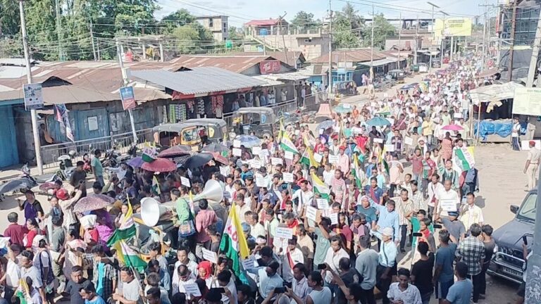 ಅಸ್ಸಾಂ: ಕಾರ್ಪೊರೇಟ್‌ಗಳಿಗೆ ಬುಡಕಟ್ಟು ಭೂಮಿಯ ಹಸ್ತಾಂತರದ ವಿರುದ್ಧ ರಾಜ್ಯಾದ್ಯಂತ  ಪ್ರತಿಭಟನೆ: ವ್ಯಾಪಕ ಆಕ್ರೋಶ