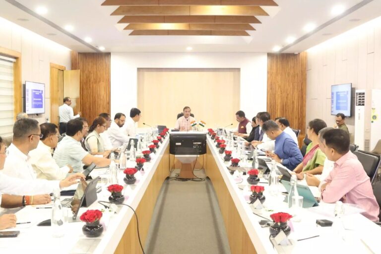 ಅಕ್ರಮ ವಲಸಿಗರಿಗೆ ಕಡಿವಾಣ: ಅಸ್ಸಾಂನಲ್ಲಿ 18+ ವಯಸ್ಕರ ಹೊಸ ಆಧಾರ್ ಕಾರ್ಡ್‌ಗಳಿಗೆ ತಡೆ, ಎಸ್‌ಸಿ/ಎಸ್‌ಟಿ ಸಮುದಾಯಗಳಿಗೆ ವಿನಾಯಿತಿ