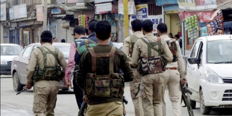 ಜಮ್ಮು-ಕಾಶ್ಮೀರ| ಪೊಲೀಸ್ ಕಸ್ಟಡಿಯಲ್ಲಿ ಕಾನ್‌ಸ್ಟೆಬಲ್​ಗೆ ಚಿತ್ರಹಿಂಸೆ ನೀಡಿ, ದೈಹಿಕ ಅಂಗವಿಕಲಗೊಳಿಸಿದ ಪ್ರಕರಣ: 6 ಪೊಲೀಸ್ ಅಧಿಕಾರಿಗಳ ಬಂಧನ