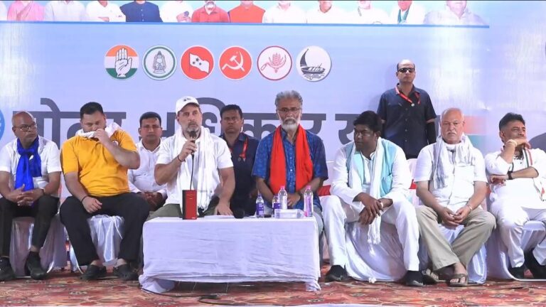 ಎಸ್‌ಐಆರ್ ‘ಸಾಂಸ್ಥಿಕ ಮತಗಳ್ಳತನ’, ಚುನಾವಣಾ ಆಯೋಗ ಬಿಜೆಪಿ ಜೊತೆ ಕೈ ಜೋಡಿಸಿದೆ: ರಾಹುಲ್ ಗಾಂಧಿ