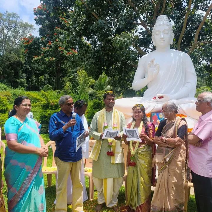 ಅನಿತಾ-ಮನೋಜ್‌ರ ‘ಸಂವಿಧಾನ ಸಾಕ್ಷಿ’ ಮದುವೆ: ಬುದ್ದ, ಅಂಬೇಡ್ಕರ್, ಸೂರ್ಯರ ಆಶೀರ್ವಾದ ನಿಮ್ಮ ಬದುಕಿಗೆ ಇದೆ-ಡಾ.ವಿದ್ಯಾಕುಮಾರಿ