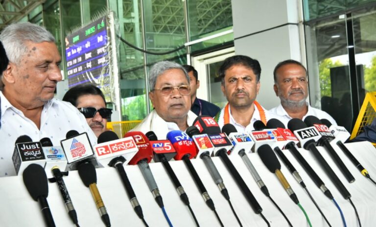 ಬಾನು ಮುಷ್ತಾಕ್‌ರನ್ನು ವಿರೋಧಿಸುತ್ತಿರುವವರು ಧರ್ಮಾಂಧರು: ಸಿಎಂ ಸಿದ್ದರಾಮಯ್ಯ