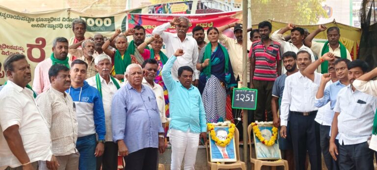 ದೇವನಹಳ್ಳಿ ರೈತರ ಹೋರಾಟ: ಗೆಲುವಿನ ಬೆನ್ನಲ್ಲೇ ಆತಂಕ – ಲಿಖಿತ ಆದೇಶಕ್ಕಾಗಿ ಒತ್ತಾಯ; ಸರಕಾರದ ವಿರುದ್ಧ ತಿರುಗಿಬಿದ್ದ ಭೂಸ್ವಾಧೀನ ವಿರೋಧಿ ಹೋರಾಟ ಸಮಿತಿ