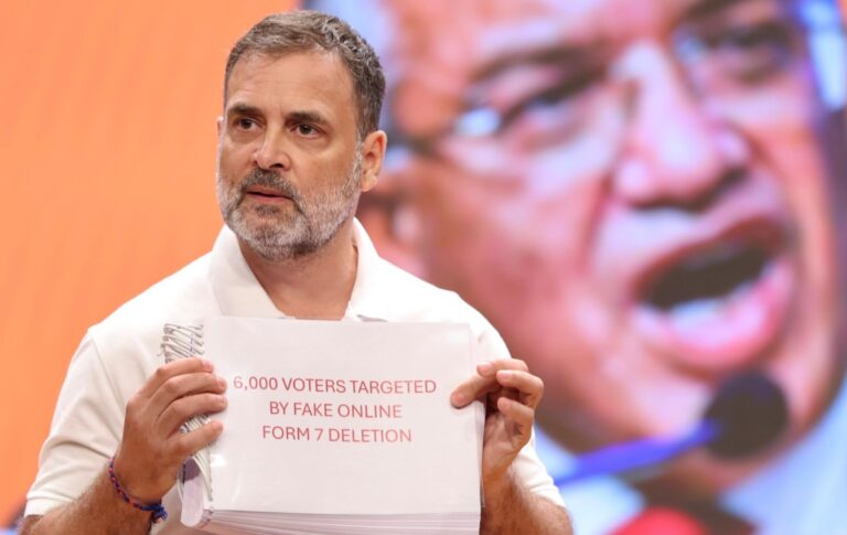 ಮುಖ್ಯ ಚುನಾವಣಾ ಆಯುಕ್ತ ‘ಮತಗಳ್ಳರ ರಕ್ಷಕ’ ಎಂದ ರಾಹುಲ್ ಗಾಂಧಿ: ಆಳಂದ ಮತಗಳ್ಳತನದ ದಾಖಲೆ ಬಿಡುಗಡೆ