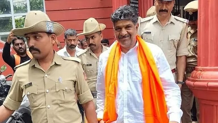 ಮಹೇಶ್‌ ಶೆಟ್ಟಿ ತಿಮರೋಡಿ ಒಂದು ವರ್ಷ ದಕ್ಷಿಣ ಕನ್ನಡದಿಂದ ಗಡಿಪಾರು