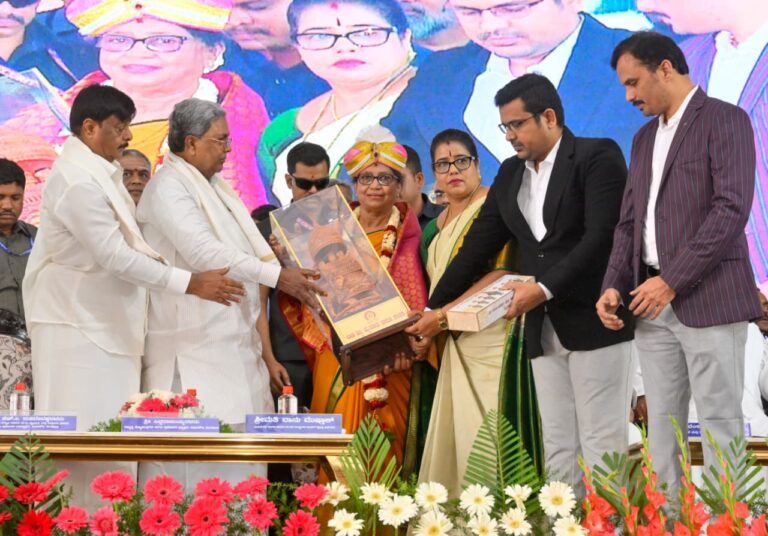 ‘ಈ ನೆಲದ ಪರಂಪರೆಯೇ ಸರ್ವ ಜನಾಂಗದ ಶಾಂತಿಯ ತೋಟ..’; ದಸರಾ ಉದ್ಘಾಟಿಸಿದ ಬಾನು ಮುಷ್ತಾಕ್