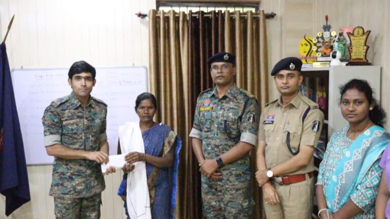 ಛತ್ತೀಸ್‌ಗಢ: ಪೊಲೀಸರಿಗೆ ಶರಣಾದ ಮಾವೋವಾದಿ ಕಮಾಂಡರ್ ಗೀತಾ