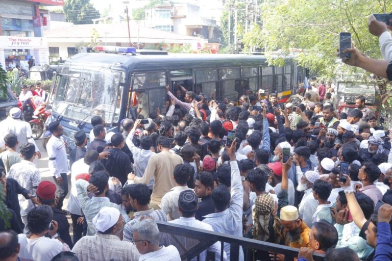 ವಕ್ಫ್ ಕಾಯ್ದೆ ವಿರುದ್ಧ ಜಲಗಾಂವ್‌ನಲ್ಲಿ ಬೃಹತ್ ‘ಜೈಲ್ ಭರೋ’ ಪ್ರತಿಭಟನೆ; ಸಾವಿರಾರು ಜನ ಭಾಗಿ